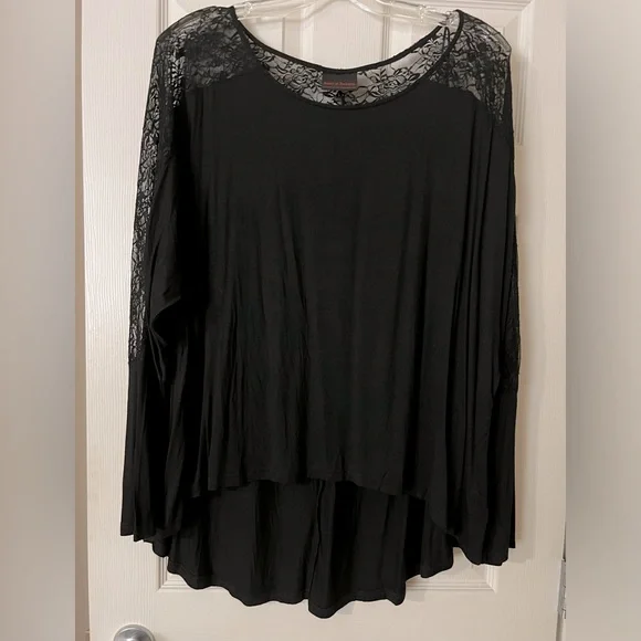 Queen of Darkness Hi-Lo Lace Dolman Top - Size 2X - Picture 1 of 4